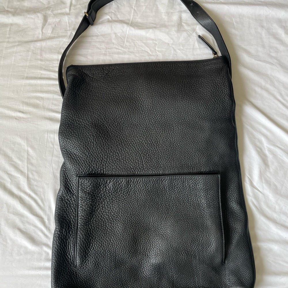 Black pebble leather coach messenger bag. - Picture 3 of 6